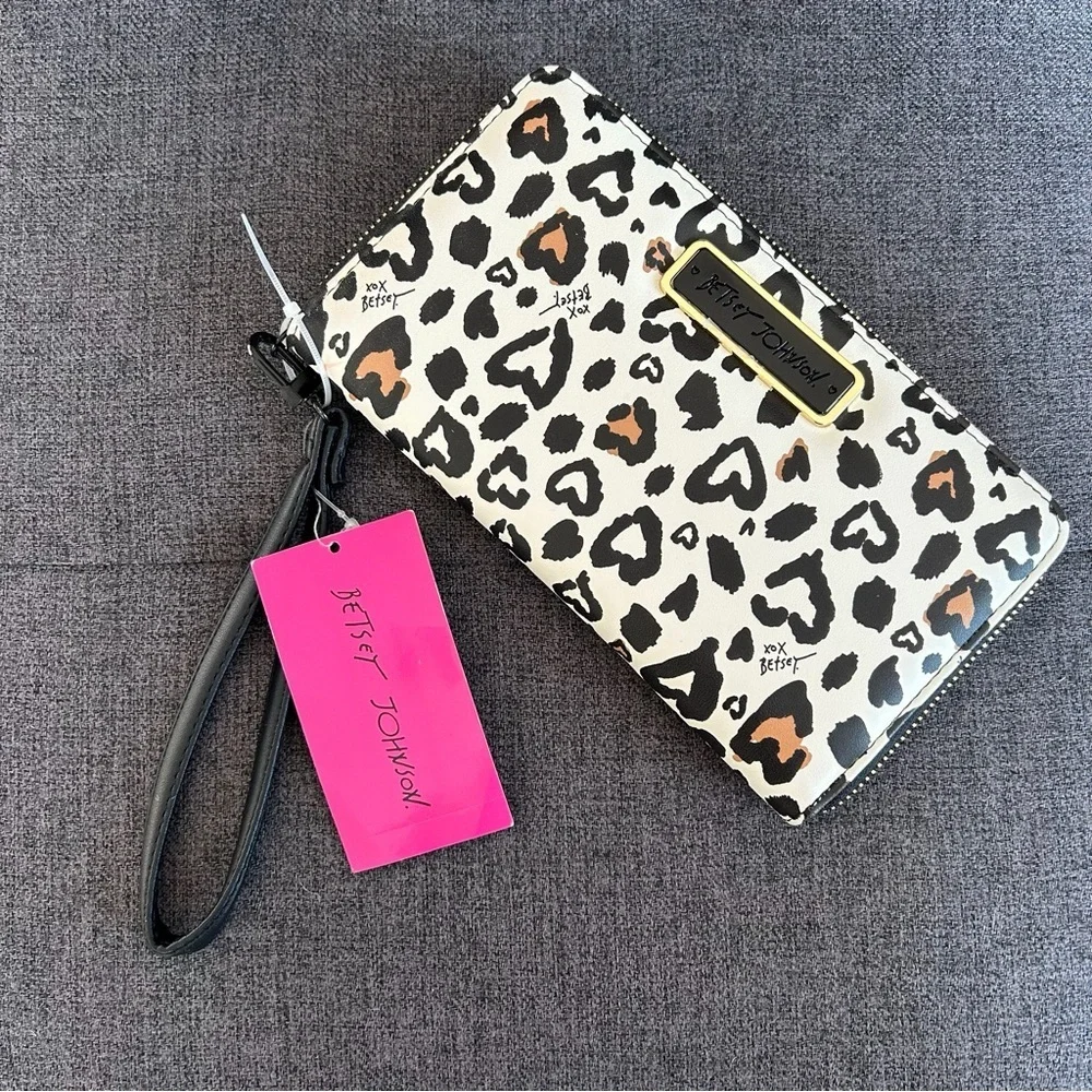 Betsey Johnson Leopard Heart Zip Around Wallet / Wristlet, Cream, Black, Tan
